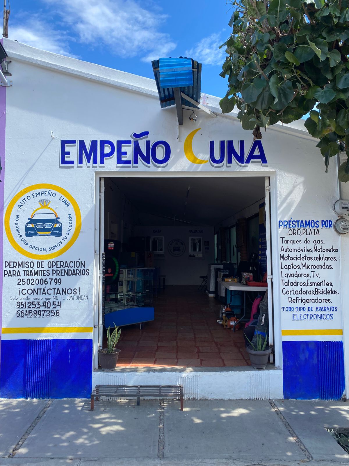 Fachada de Auto Empeño Luna